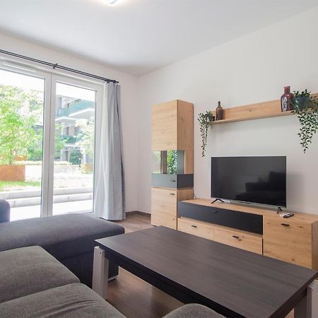 Corvin Modern Two Bedroom Apartment Free Parking Budapest Exterior foto