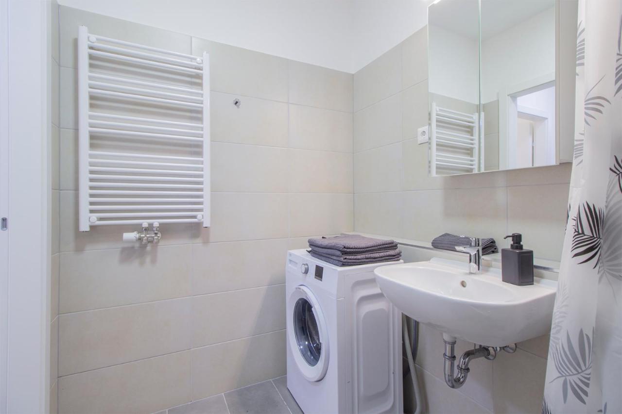 Corvin Modern Two Bedroom Apartment Free Parking Budapest Exterior foto