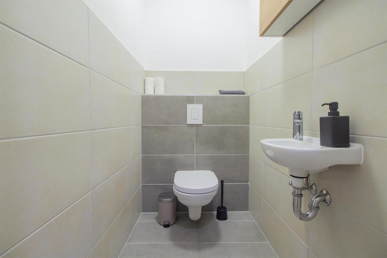 Corvin Modern Two Bedroom Apartment Free Parking Budapest Exterior foto