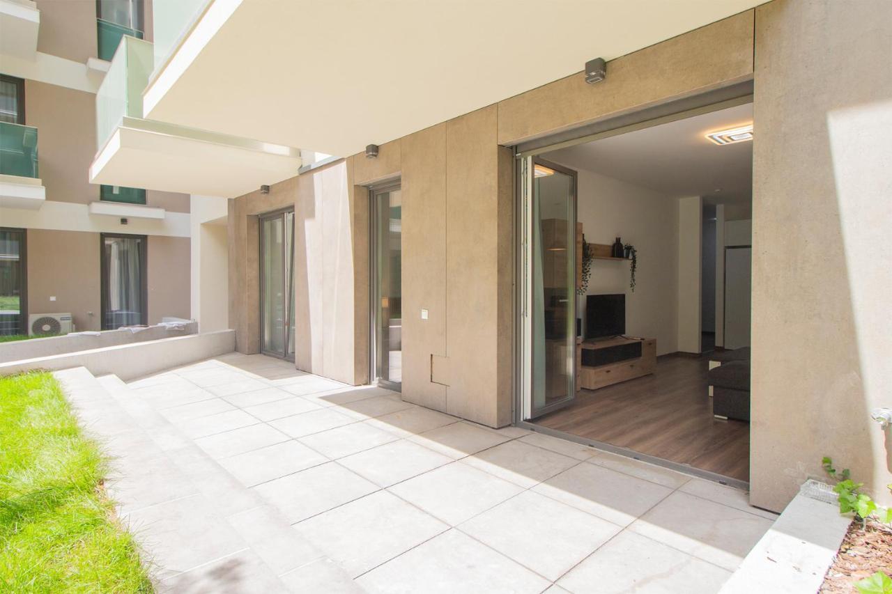 Corvin Modern Two Bedroom Apartment Free Parking Budapest Exterior foto