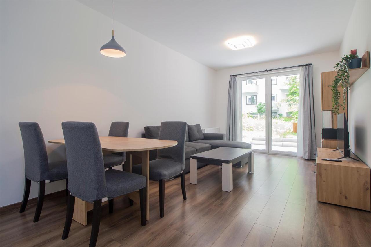Corvin Modern Two Bedroom Apartment Free Parking Budapest Exterior foto